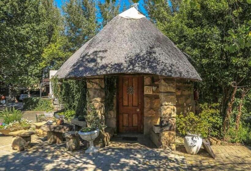 Бунгало Стандарт, The Green Acorn Guest House
