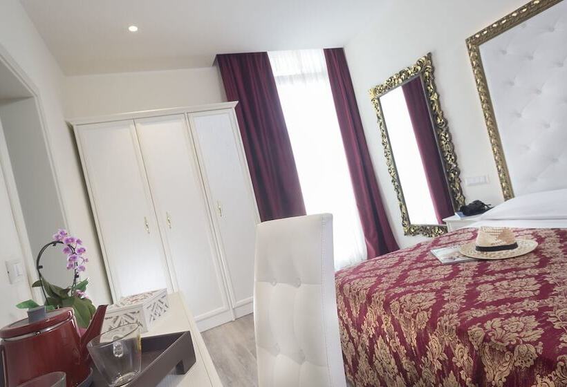 Quarto Triplo Superior, Lido
