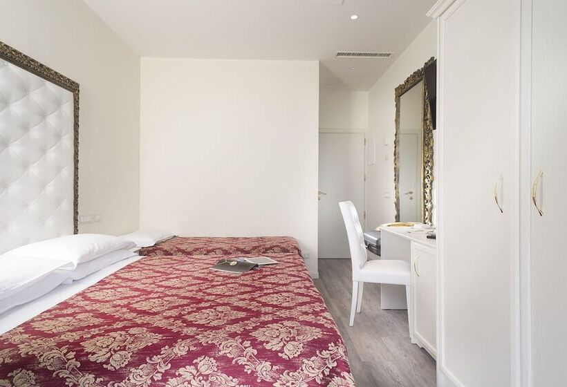 Quarto Triplo Superior, Lido