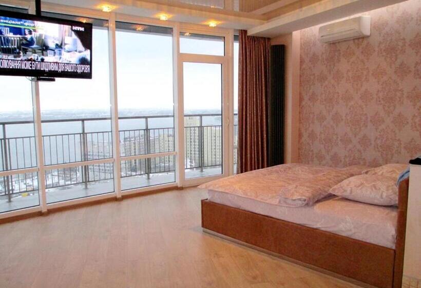 سوئیت با تخت بزرگ, Best Apartments In Most City, River View