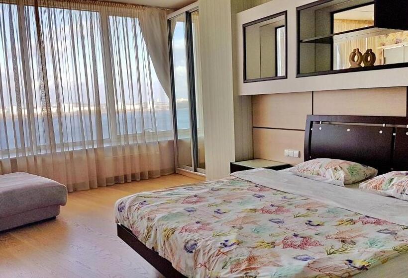 سوئیت 2 خوابه, Best Apartments In Most City, River View