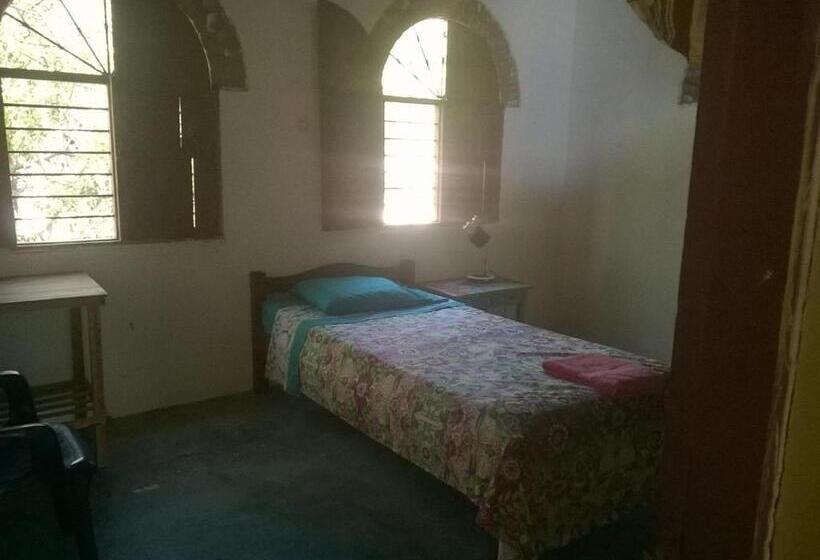 Номер Стандарт, El Garaje Hostal