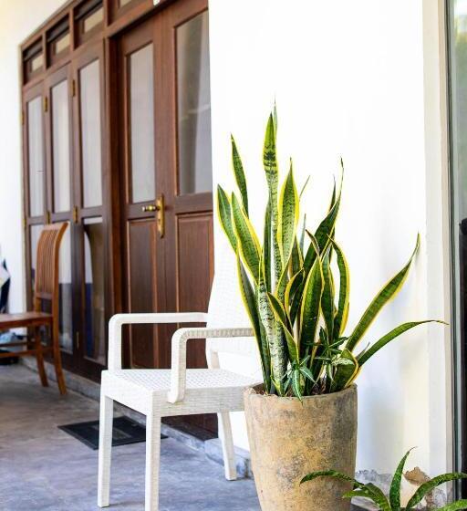 Семейный Номер, Shan Star Weligama