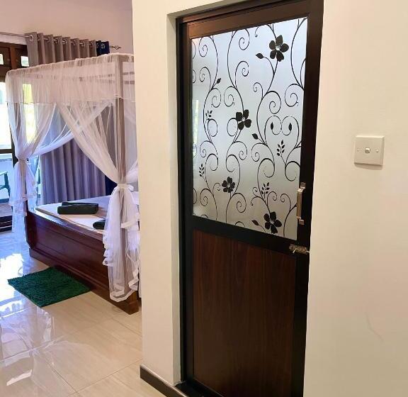 Номер Стандарт Вид на Бассейн, Shan Star Weligama