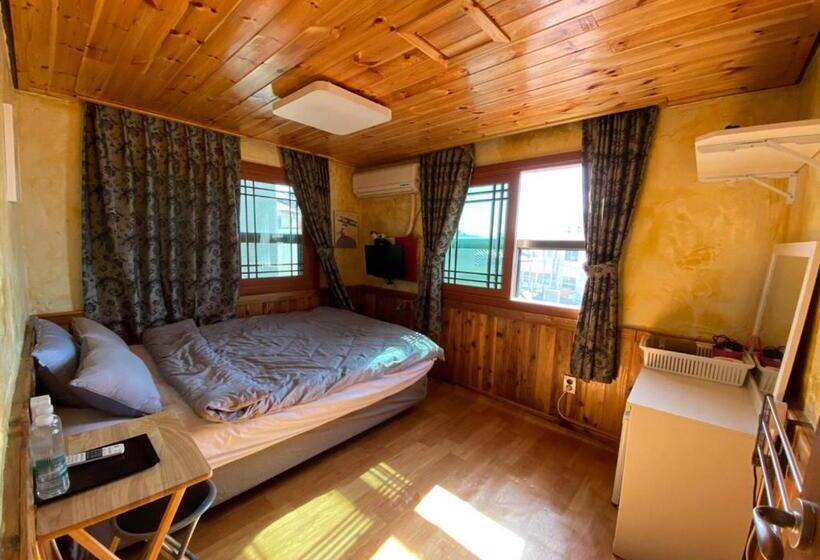 Номер Стандарт, Gudeok Guesthouse