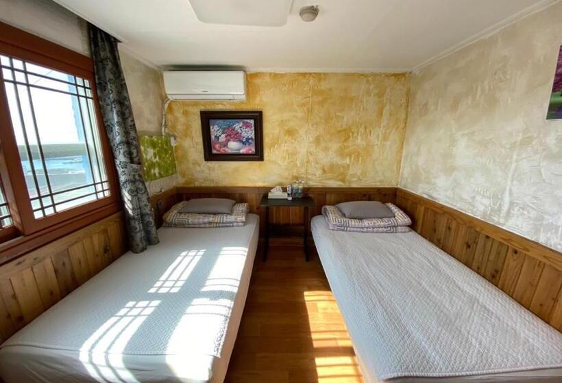Номер Deluxe, Gudeok Guesthouse