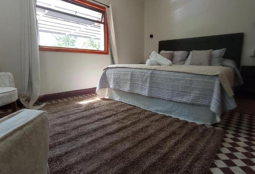 Номер Стандарт, Hostal Los Peñones