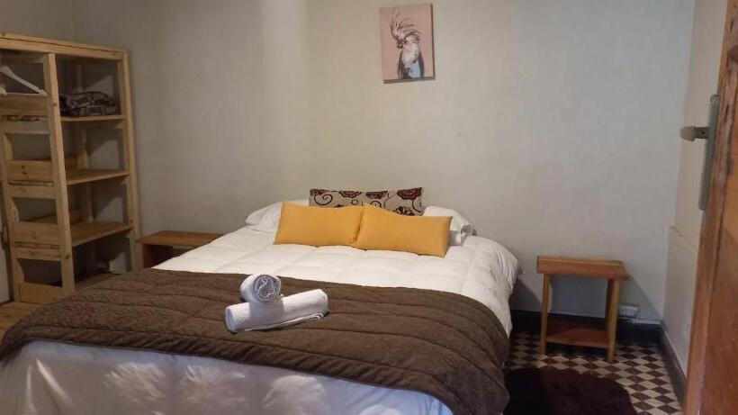 חדר אקונומי, Hostal Los Peñones