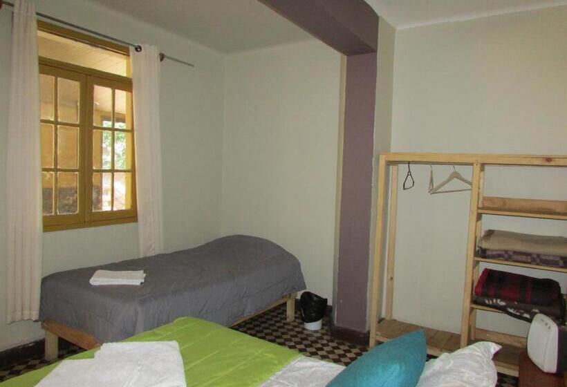 חדר סטנדרט לשלושה, Hostal Los Peñones