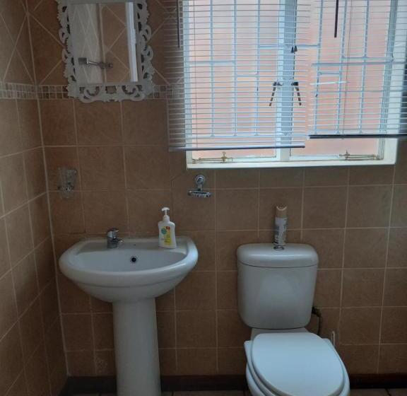 Quarto Familiar, Gastehuis 17