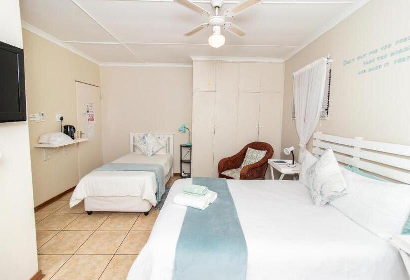Quarto Triplo Estandar, Gastehuis 17