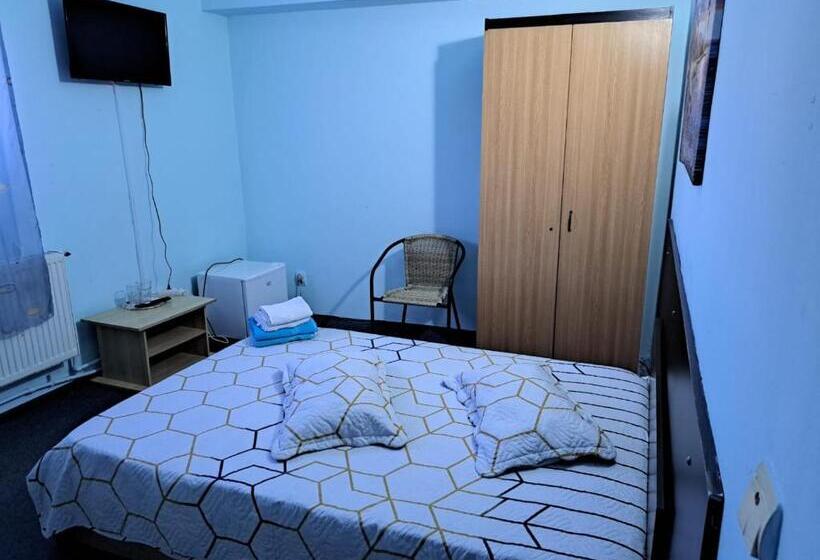 اتاق اکونومی, Casa Ana