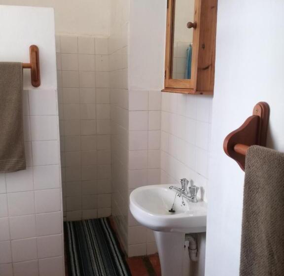 غرفة رباعية اقتصادية مع حمام مشترك, House On Plein