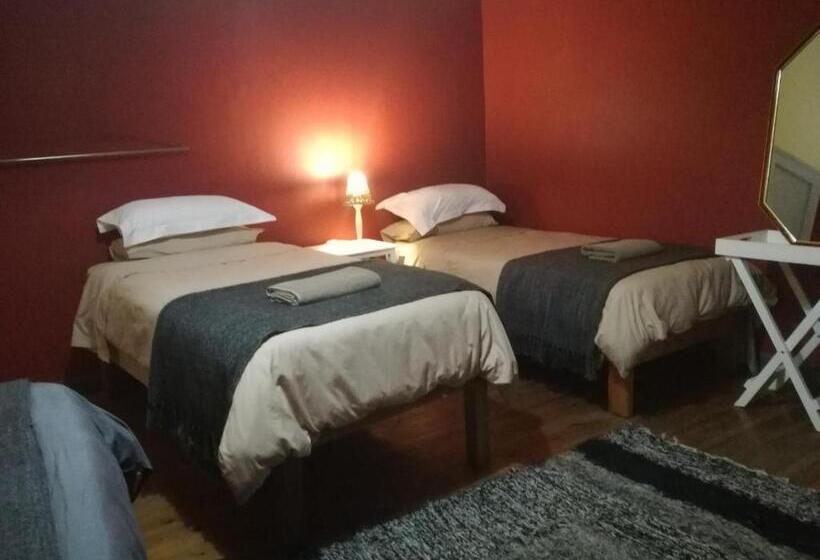 Четырехместный номер эконом класса с общей ванной комнатой, House On Plein