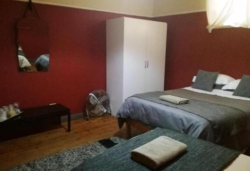Четырехместный номер эконом класса с общей ванной комнатой, House On Plein