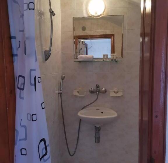 基本间, Guest House Bа́kish Obzor