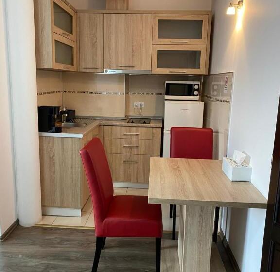 اتاق استاندارد سه نفره, Aparthotel Punct Pe I