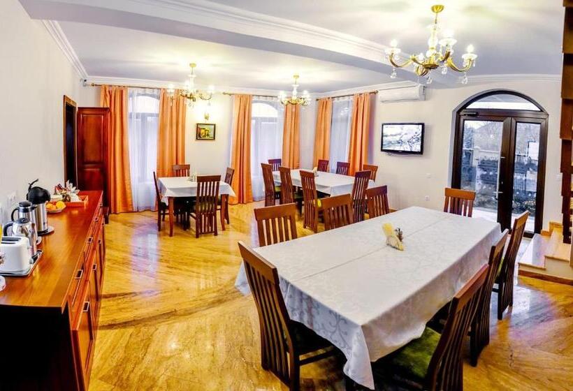 Номер Стандарт Трехместный, Casa Alina
