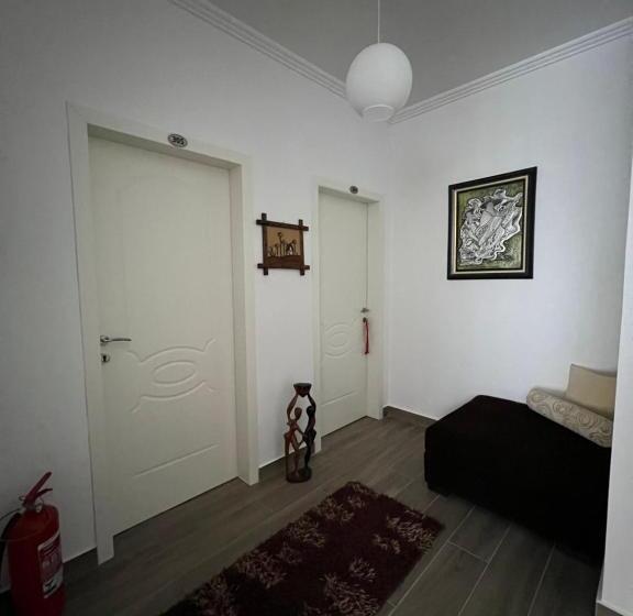 园景标准四人间, Red Rose Guest House