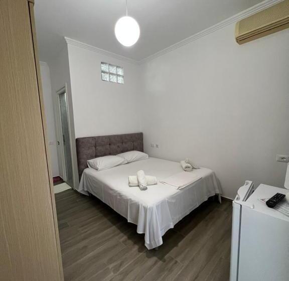 标准单人间, Red Rose Guest House