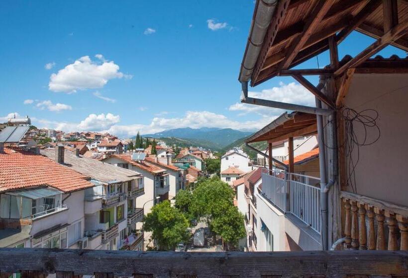 Номер Стандарт с Балконом, Guest House Grozdan