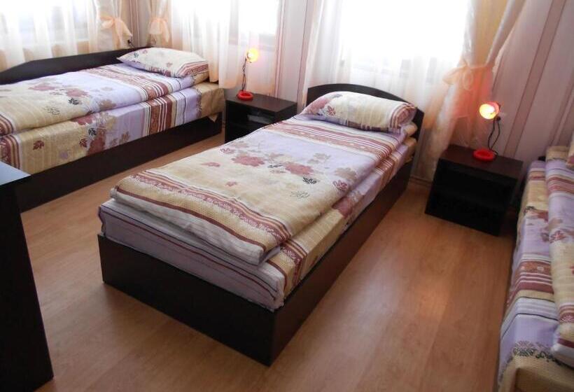 패밀리 룸, Guest House Tsenovi