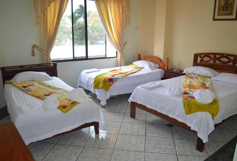 Номер Стандарт Трехместный, Hostal Andry