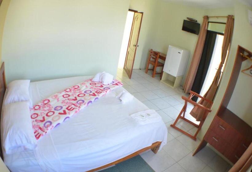 Quarto Deluxe Vista Mar com Sacada, Hostal Andry