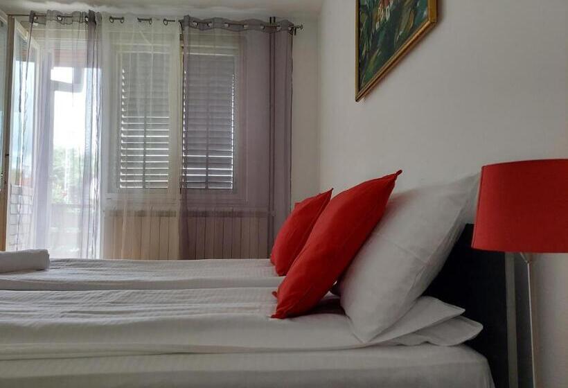 آپارتمان 1 خوابه با بالکن, Vrnjci House