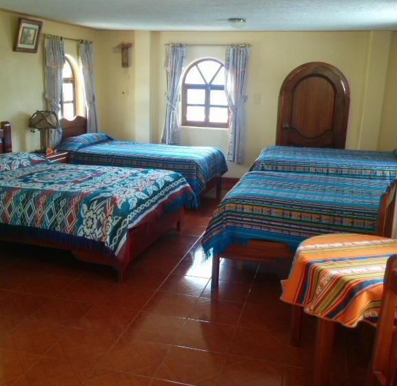 Quarto Quádruplo Estandar, Hostal Curiñan