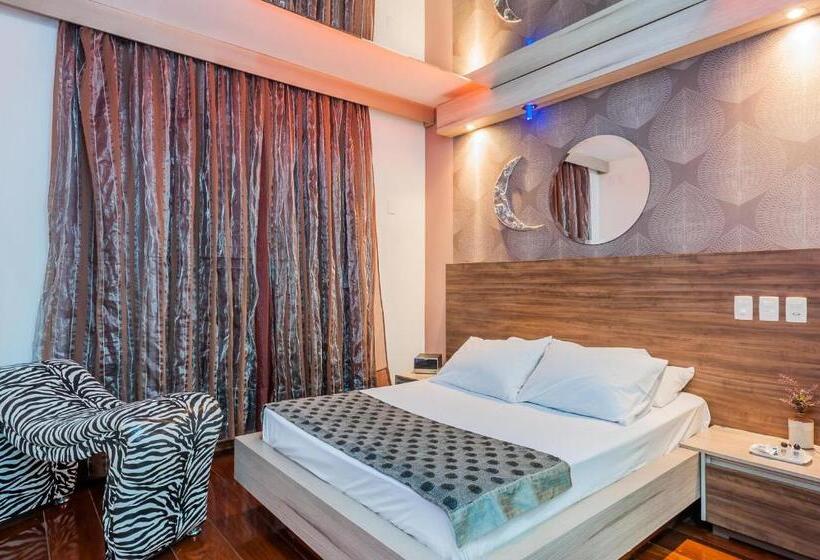 غرفة قياسية مزوَّدة بجاكوزي, Rainbow Motel