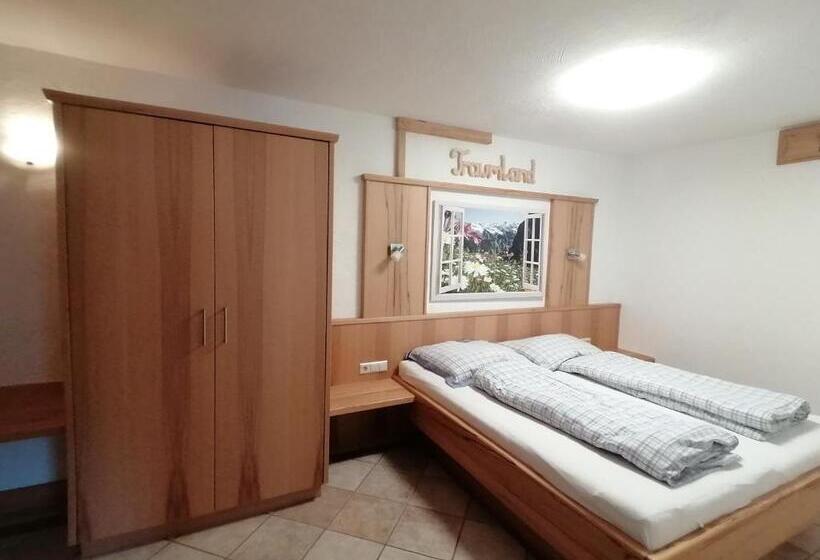 דירת חדר סופריור, Saumerhof
