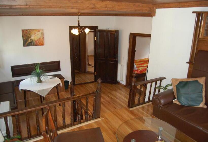Люкс 2 Спальни, Kazasovata Guest House