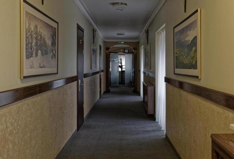 デラックスの４人部屋, Marmaros Apart Hotel & Spa