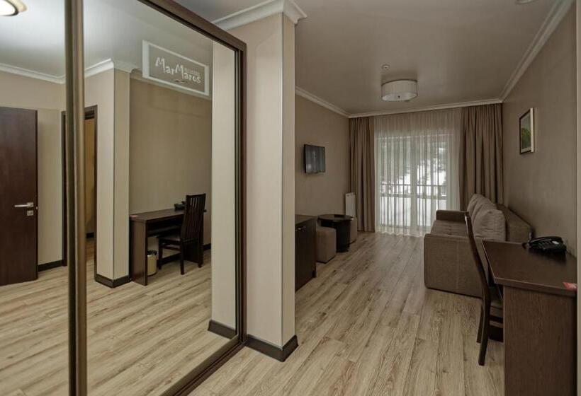 غرفة ديلوكس رباعية, Marmaros Apart Hotel & Spa