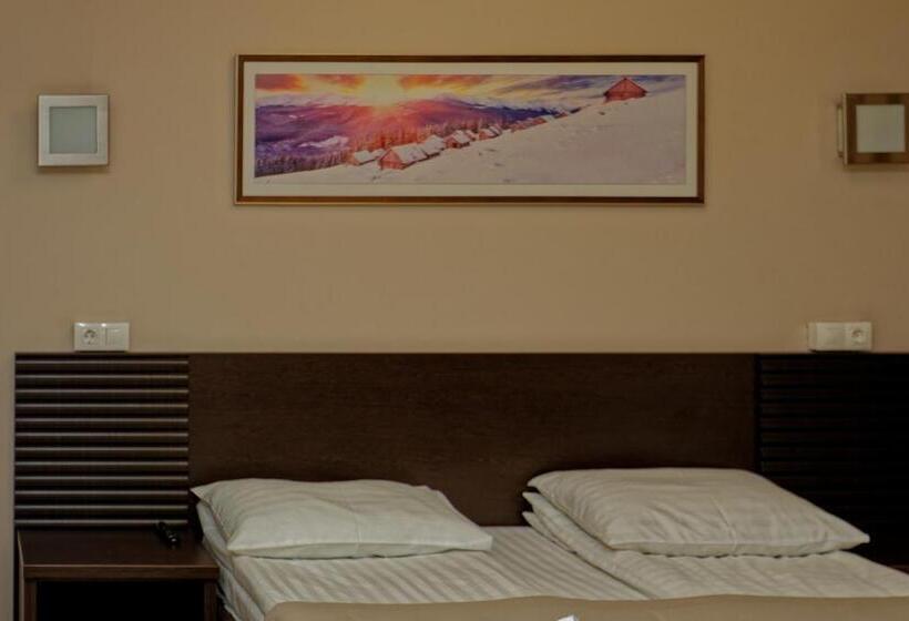 スタンダードトリプルルーム, Marmaros Apart Hotel & Spa