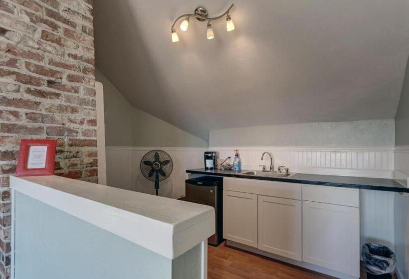 Люкс, Nantucket Inn  Anacortes