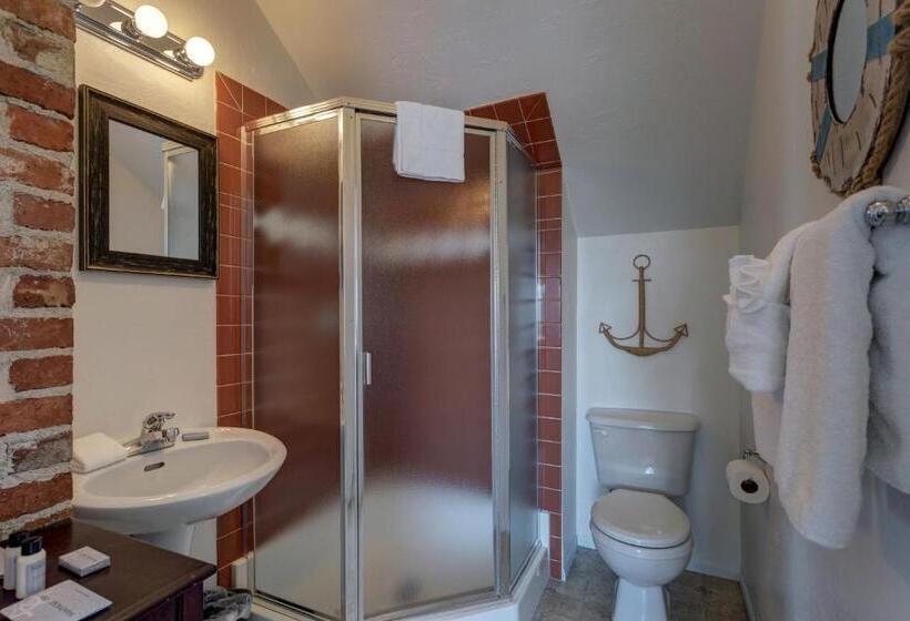 Трехместный Номер Deluxe с Видом, Nantucket Inn  Anacortes