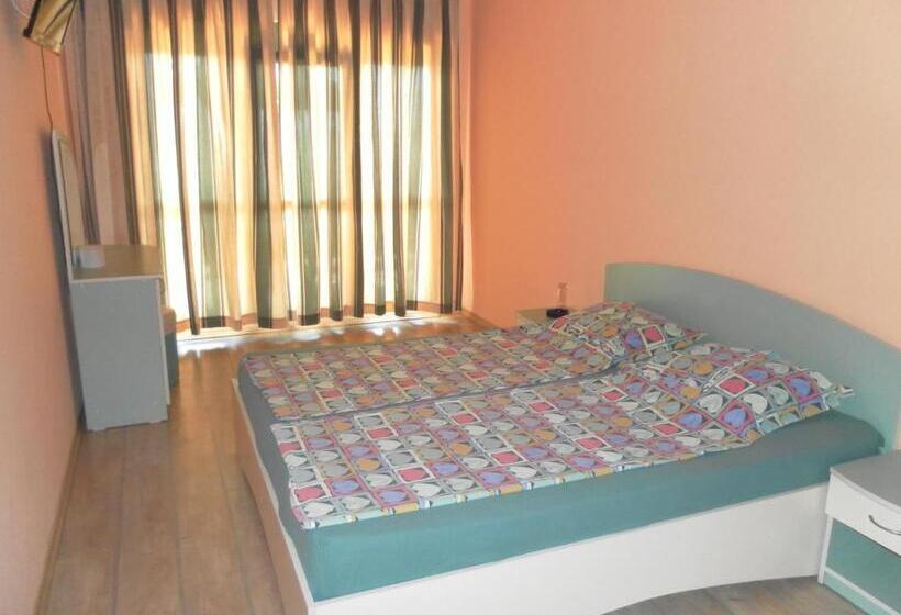 Номер Стандарт Четырехместный Совместный Санузел, Villa Mari Guest Rooms