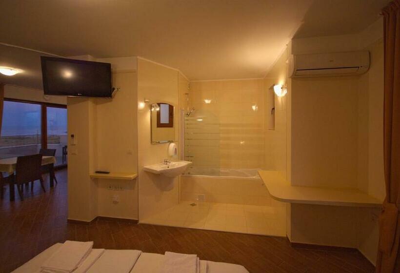 Апартаменты 1 Спальня с Террасой Вид на Море, Seagarden Villa Resort