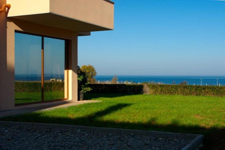 2 Bedroom Apartment With Garden, Seagarden Villa Resort