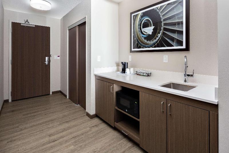 Suite Pat King,  hampton Inn & Suites San Diego Airport Liberty Station