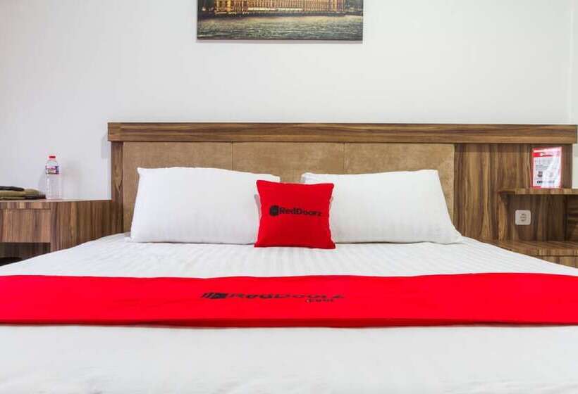 Номер Стандарт, Reddoorz Plus Near Sukajadi 2