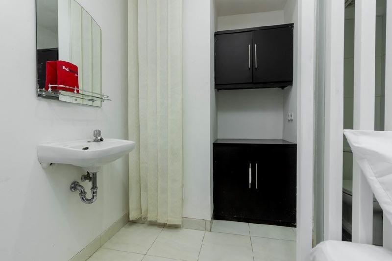 Номер Стандарт, Reddoorz Plus @ Pasar Baru
