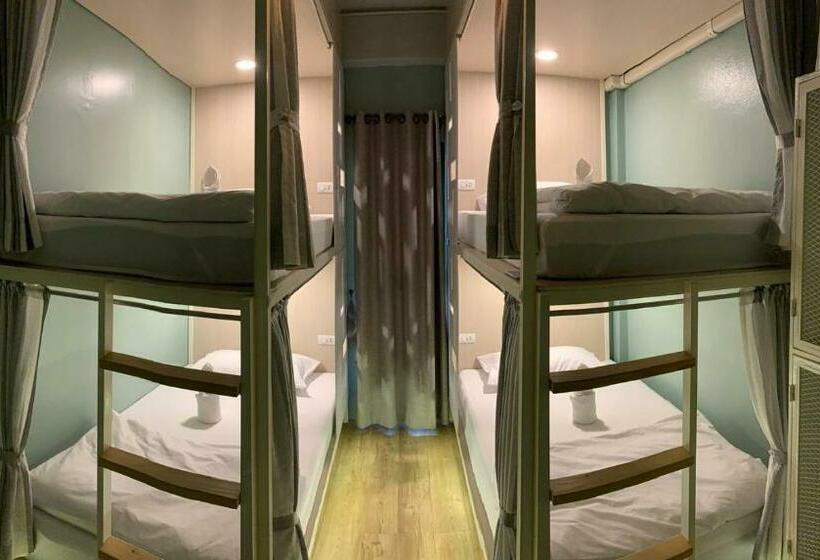 共用房间的床, Busket Hostel