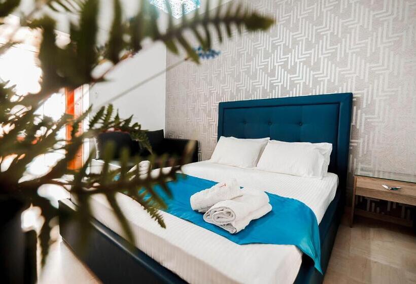 Quarto Deluxe, Torini