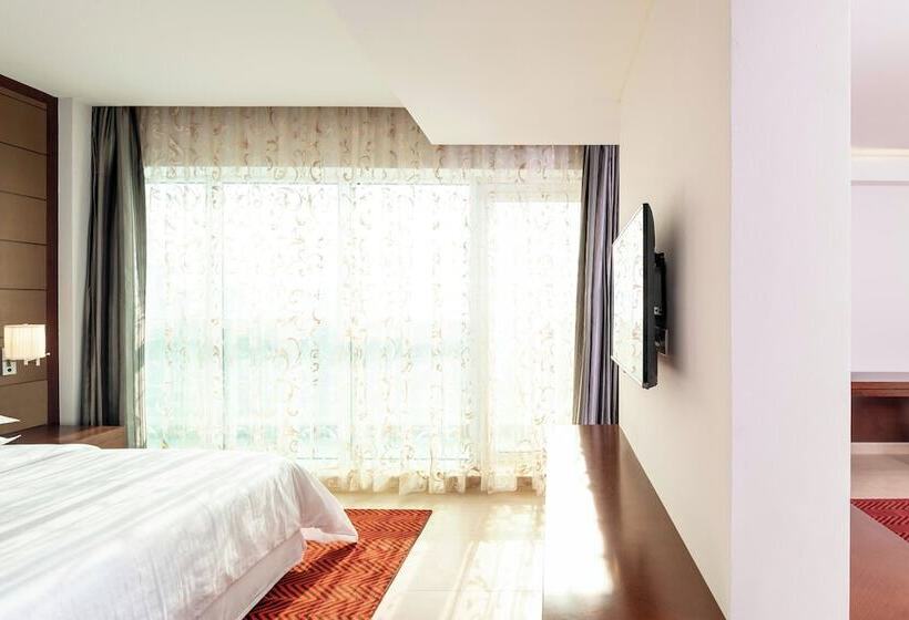 Президентский Люкс, Four Points By Sheraton Sharjah