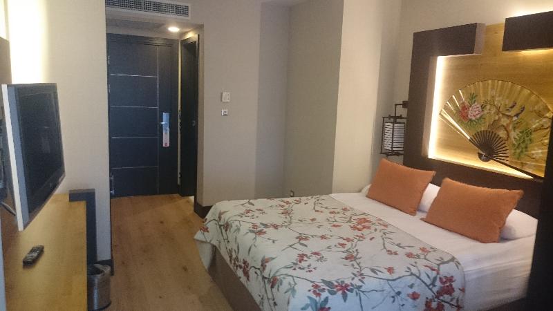 Классический Номер, Four Points By Sheraton Sharjah