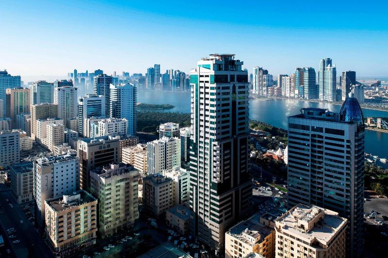 Номер Классика Кровать Кинг, Four Points By Sheraton Sharjah