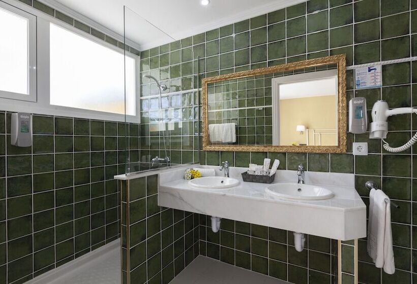 Quarto Estandar com Sacada, Araxa  Adults Only